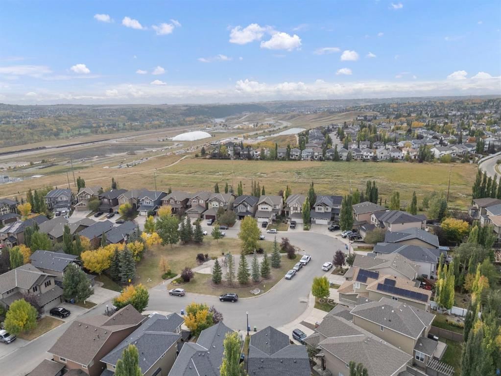 498 Tuscany Ravine Road NW, Calgary — photo 3 of 45