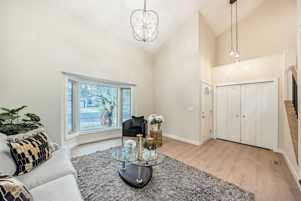 311 Shawnessy Drive SW, Calgary — photo 5 of 50