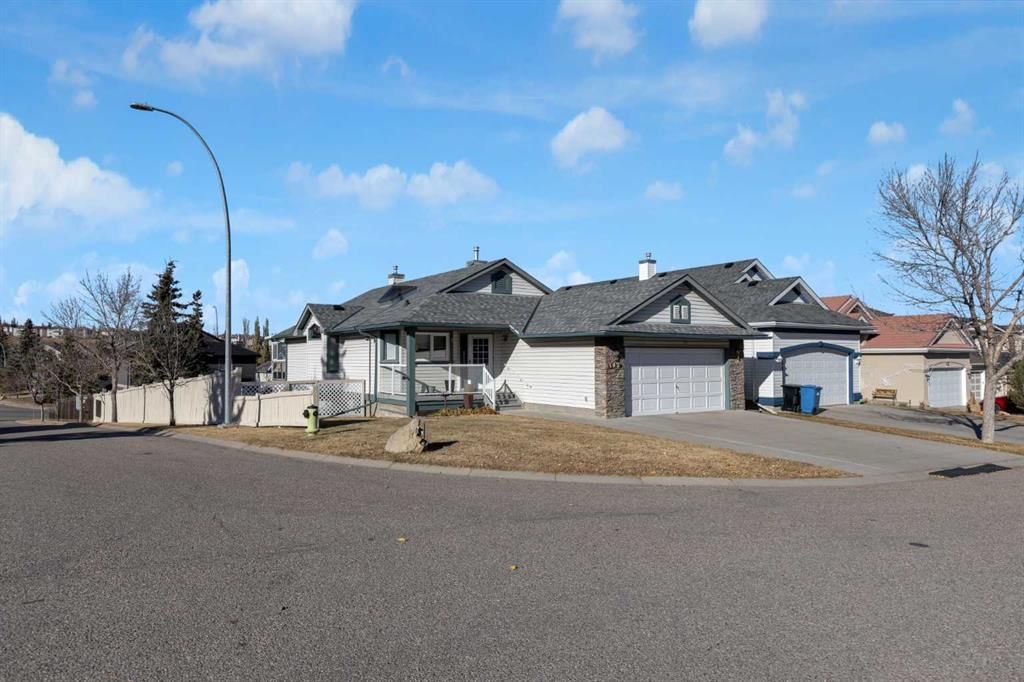 102 Edgebrook Heights NW, Calgary — photo 2 of 36