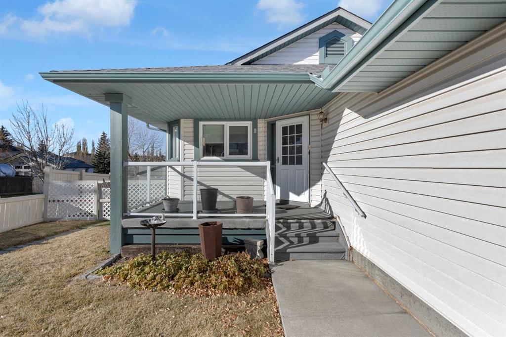 102 Edgebrook Heights NW, Calgary — photo 3 of 36