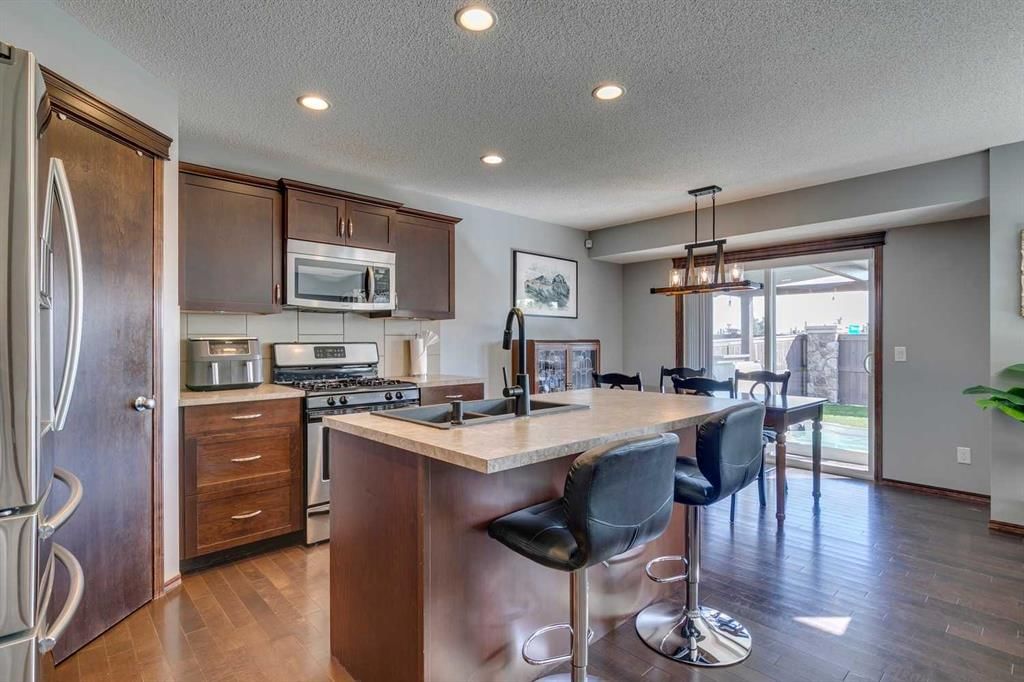 180 Cranberry Circle SE, Calgary — photo 3 of 39