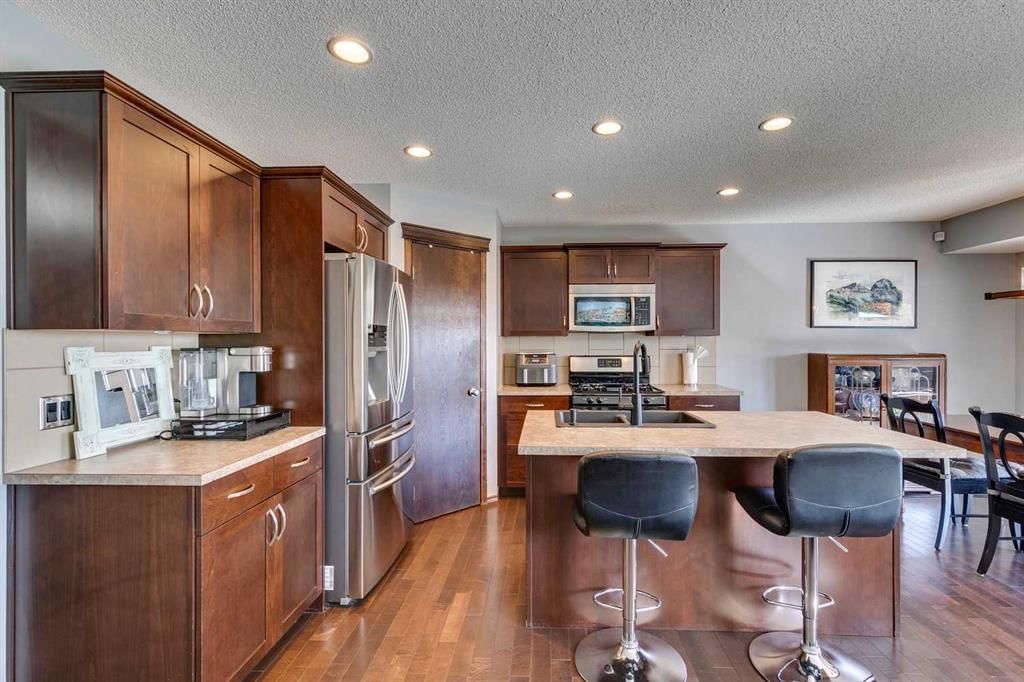 180 Cranberry Circle SE, Calgary — photo 4 of 39