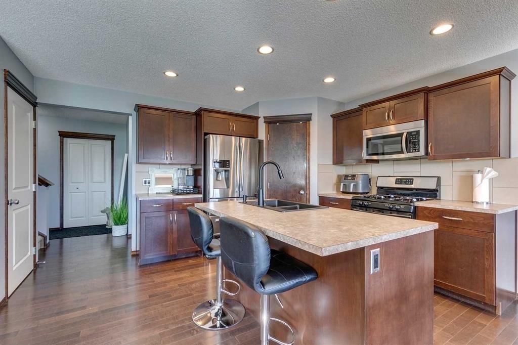 180 Cranberry Circle SE, Calgary — photo 5 of 39