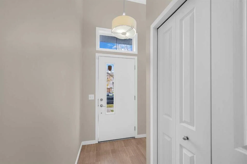 690 Copperpond Boulevard SE, Calgary — photo 2 of 46