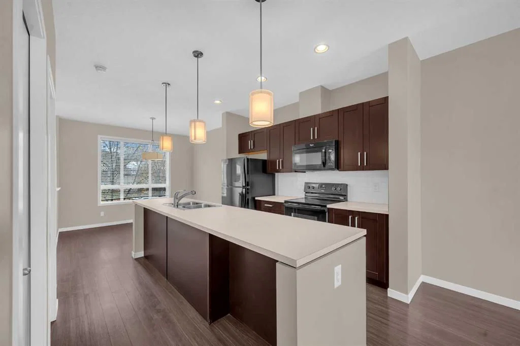 690 Copperpond Boulevard SE, Calgary — photo 5 of 46