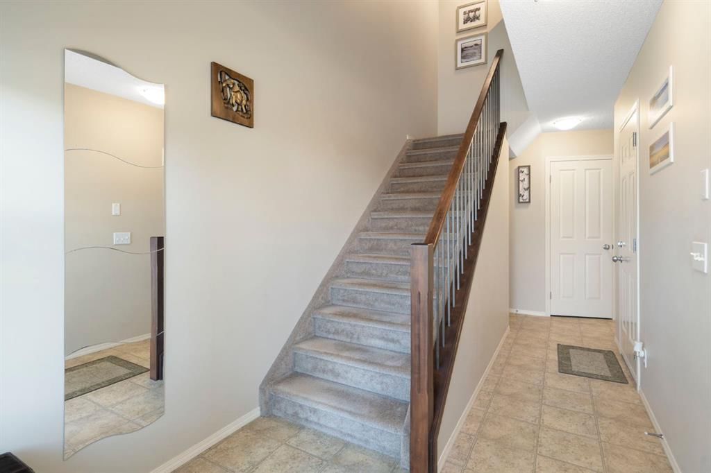 48 Panatella Villas NW, Calgary — photo 3 of 18