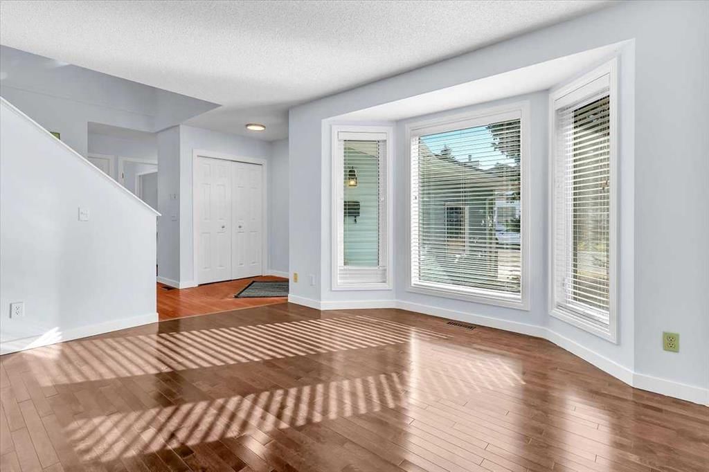 37 Douglasbank Rise SE, Calgary — photo 5 of 48