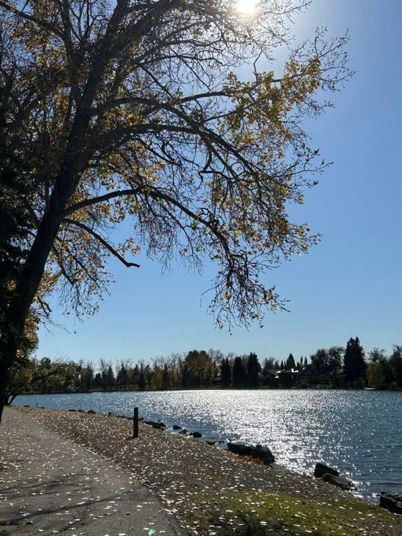 1275 Lake Sundance Crescent SE, Calgary — photo 4 of 50