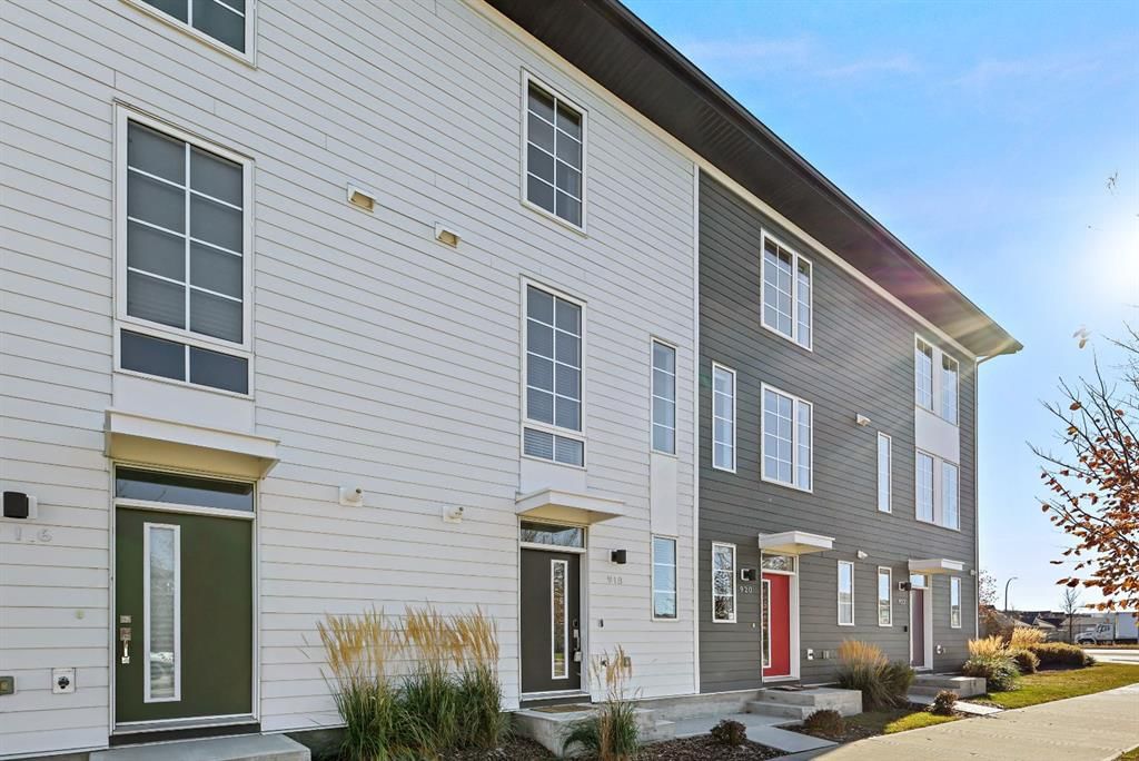 918 Walgrove Boulevard SE, Calgary — main listing photo