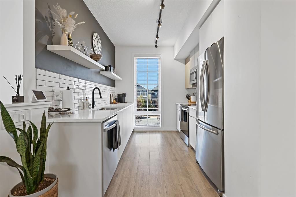 918 Walgrove Boulevard SE, Calgary — photo 2 of 24