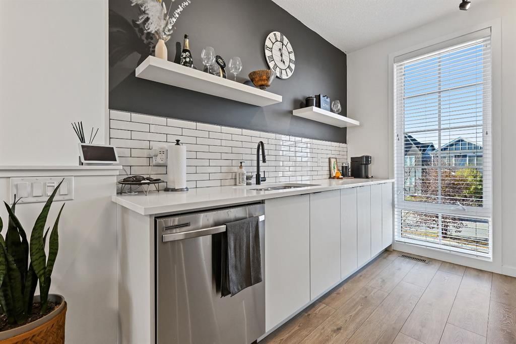 918 Walgrove Boulevard SE, Calgary — photo 3 of 24