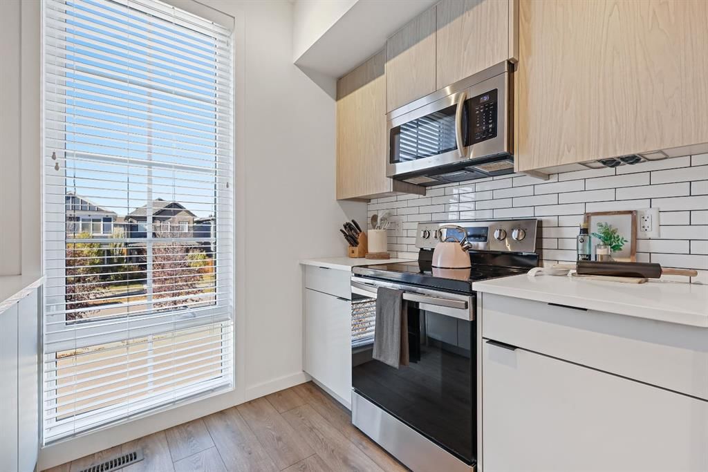 918 Walgrove Boulevard SE, Calgary — photo 5 of 24