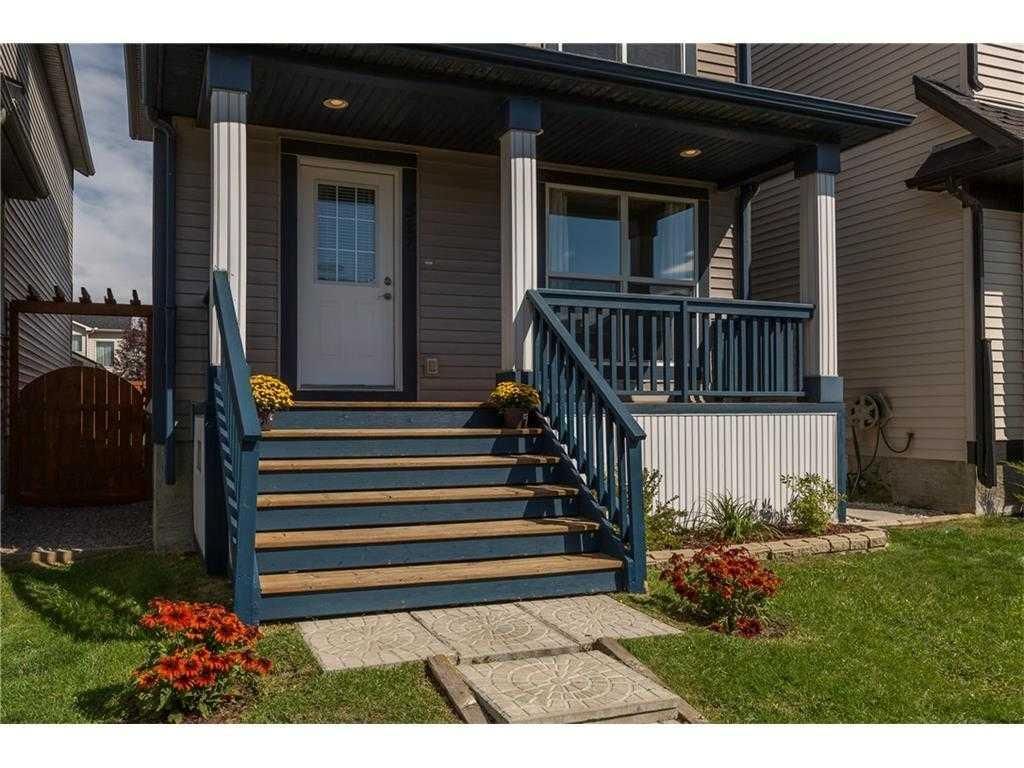 527 Prestwick Circle SE, Calgary — photo 3 of 34