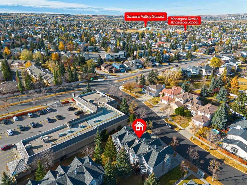 19 Sandarac Road NW, Calgary — photo 3 of 34