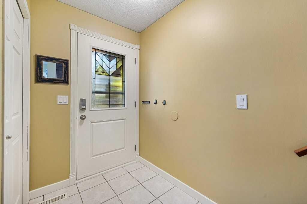 56 Shawmeadows Close SW, Calgary — photo 5 of 45
