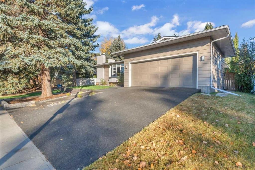 720 Willingdon Boulevard SE, Calgary — photo 2 of 50