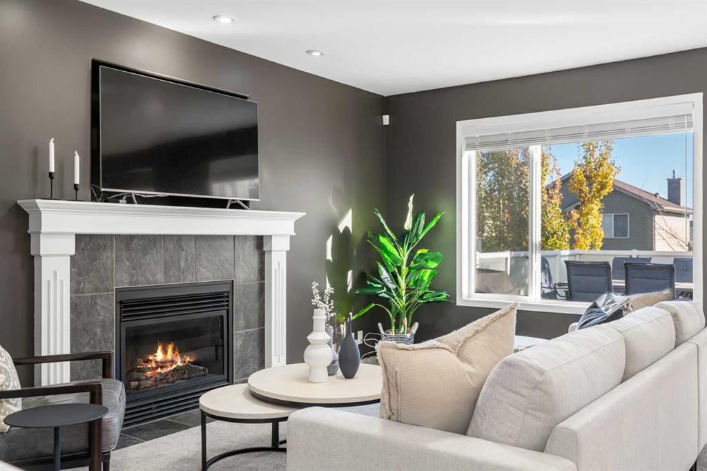 1038 Bridlemeadows Manor SW, Calgary — photo 5 of 49