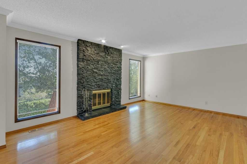 88 Bermondsey Crescent NW, Calgary — photo 4 of 34