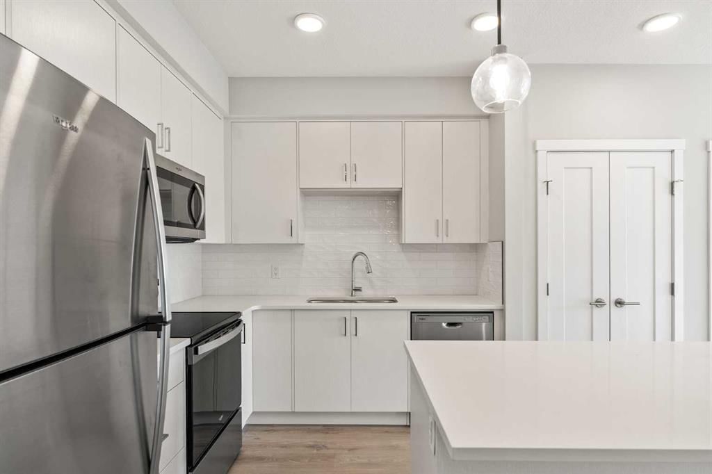 302, 660 Shawnee Square SW, Calgary — photo 2 of 22