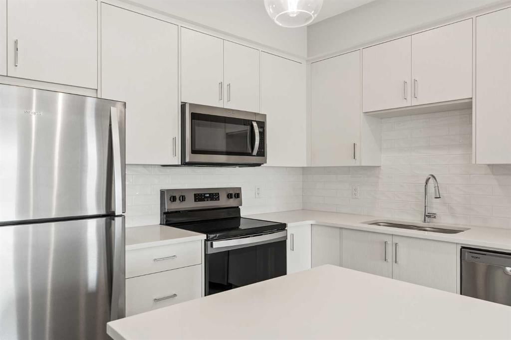 302, 660 Shawnee Square SW, Calgary — photo 3 of 22