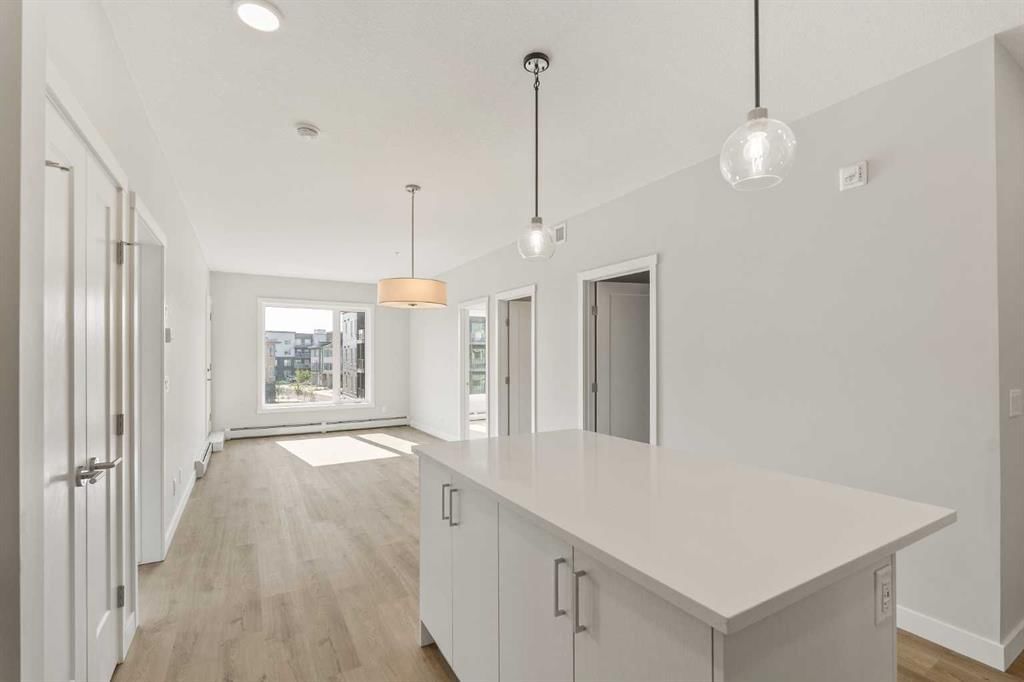 302, 660 Shawnee Square SW, Calgary — photo 5 of 22