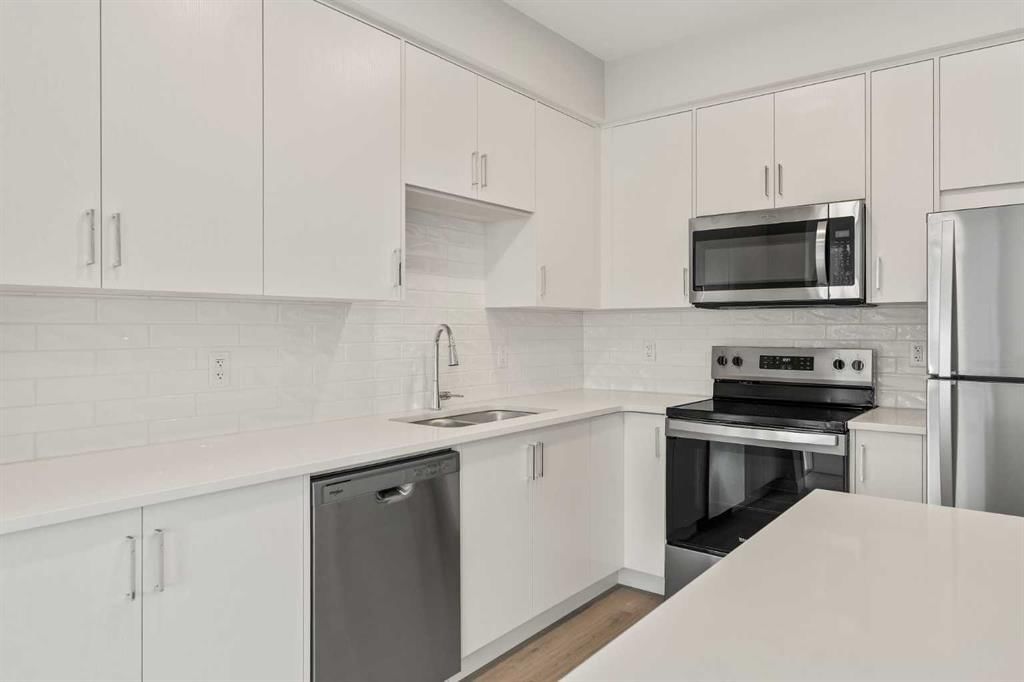 203, 700 Shawnee Square SW, Calgary — photo 3 of 24
