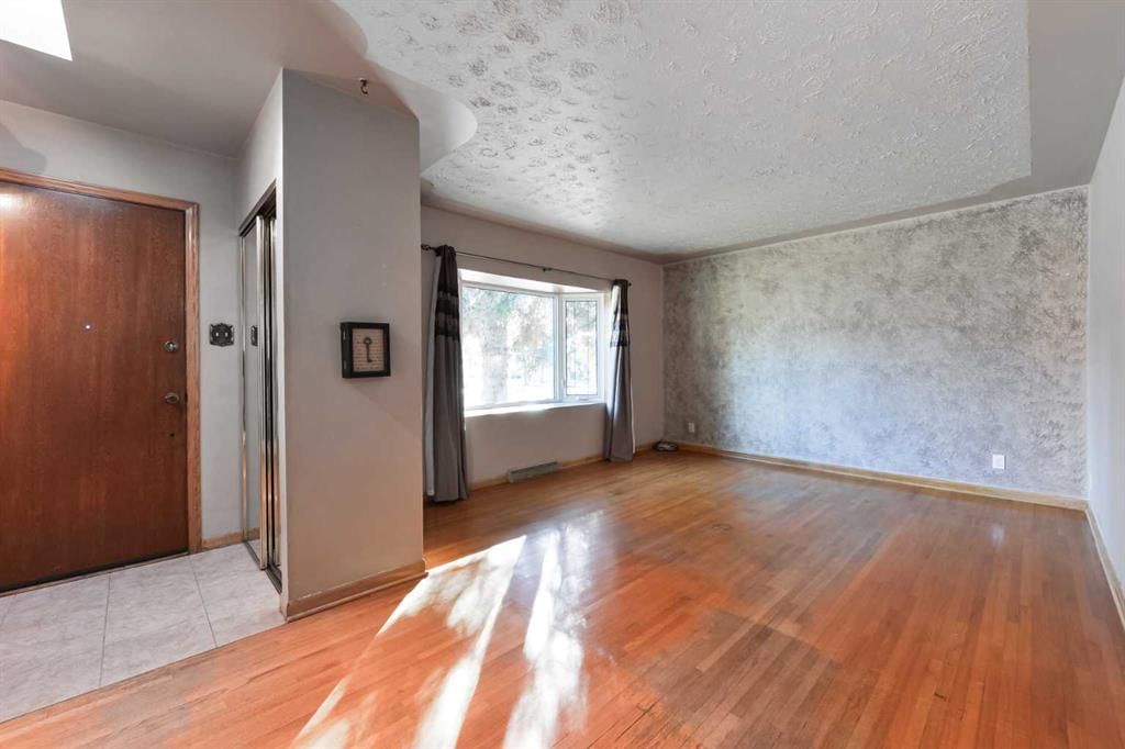 87 Gladeview Crescent SW, Calgary — photo 3 of 45
