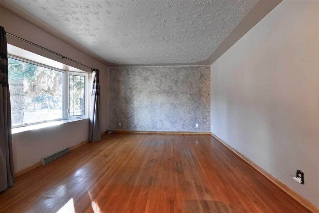 87 Gladeview Crescent SW, Calgary — photo 4 of 45