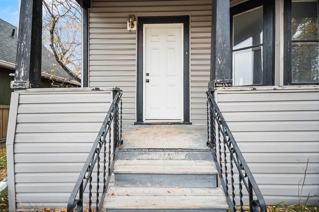 1112 8 Street SE, Calgary — photo 5 of 19