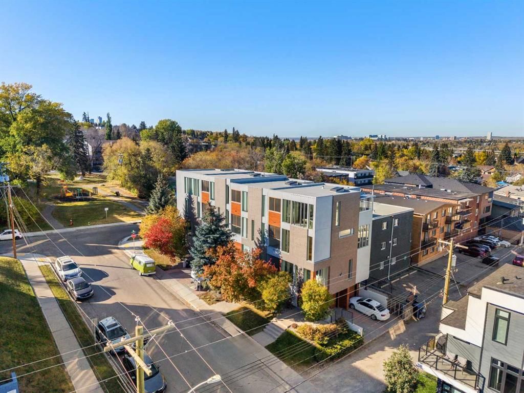 1712 19 Avenue SW, Calgary — main listing photo