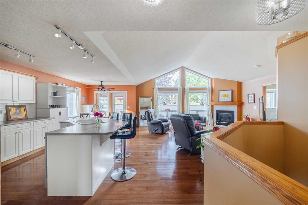 145 McKenzie Lake Gardens SE, Calgary — photo 5 of 40