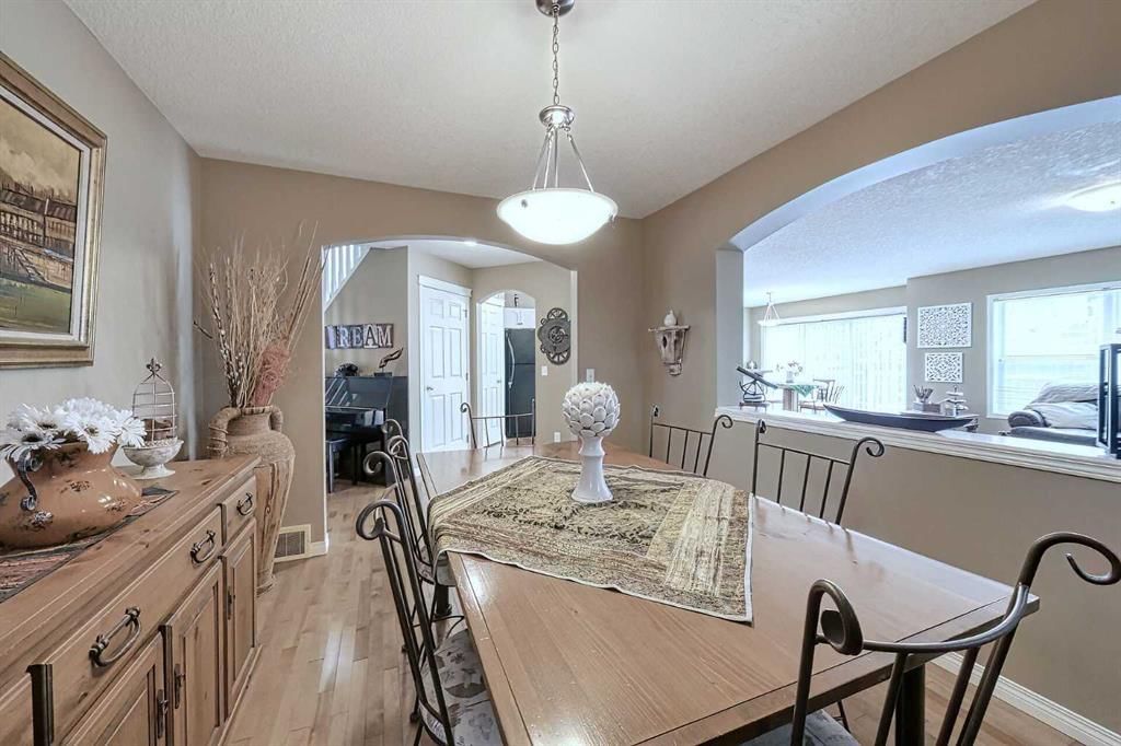 73 Everwoods Road SW, Calgary — photo 4 of 41