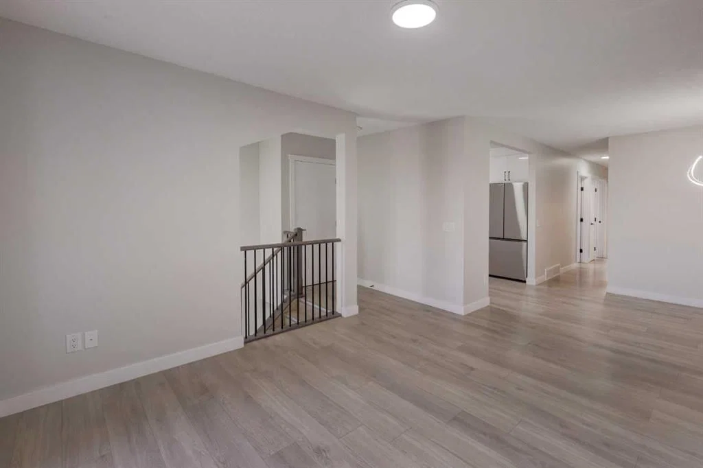 202 Falmere Way NE, Calgary — photo 3 of 40