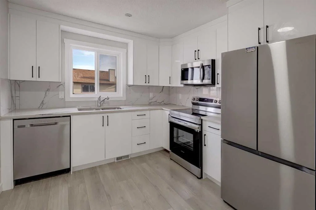 202 Falmere Way NE, Calgary — photo 4 of 40