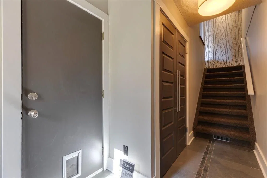 246 Christie Park Mews SW, Calgary — photo 2 of 41