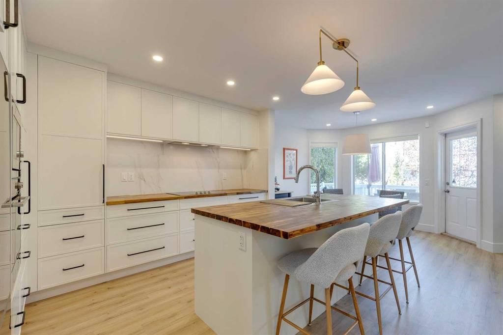 254 Scenic View Close NW, Calgary — photo 3 of 37
