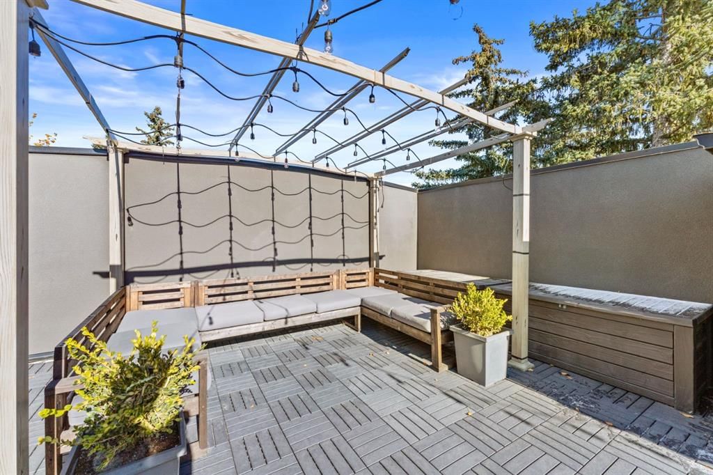 103 41 Avenue SW, Calgary — photo 4 of 47