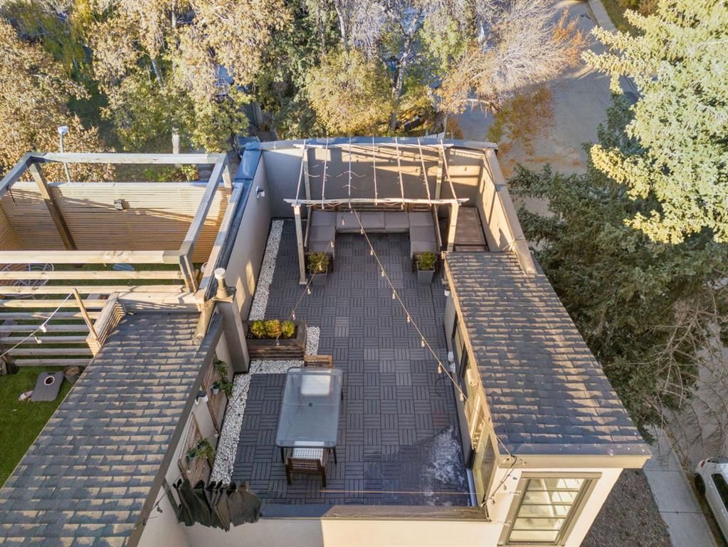 103 41 Avenue SW, Calgary — photo 5 of 47