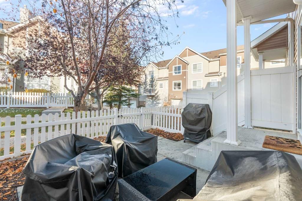 135 Tuscany Court NW, Calgary — photo 4 of 39