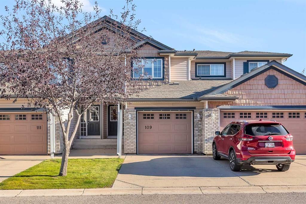 109 Citadel Estates Manor NW, Calgary — photo 3 of 49