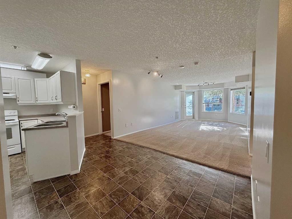 2126, 1818 Simcoe Boulevard SW, Calgary — photo 3 of 38