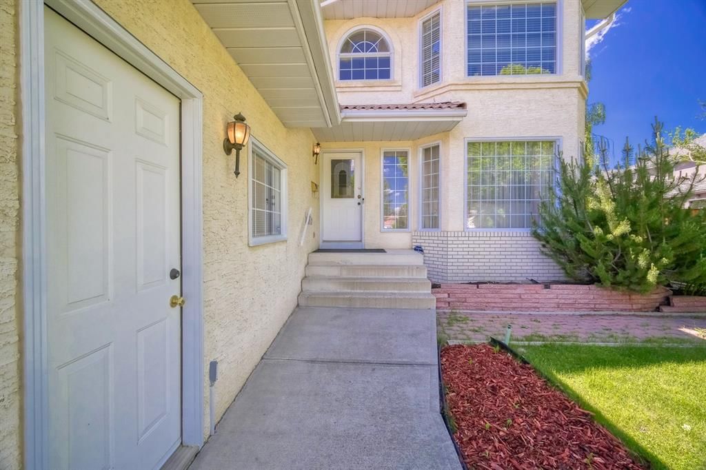 47 Hampshire Grove NW, Calgary — photo 4 of 42