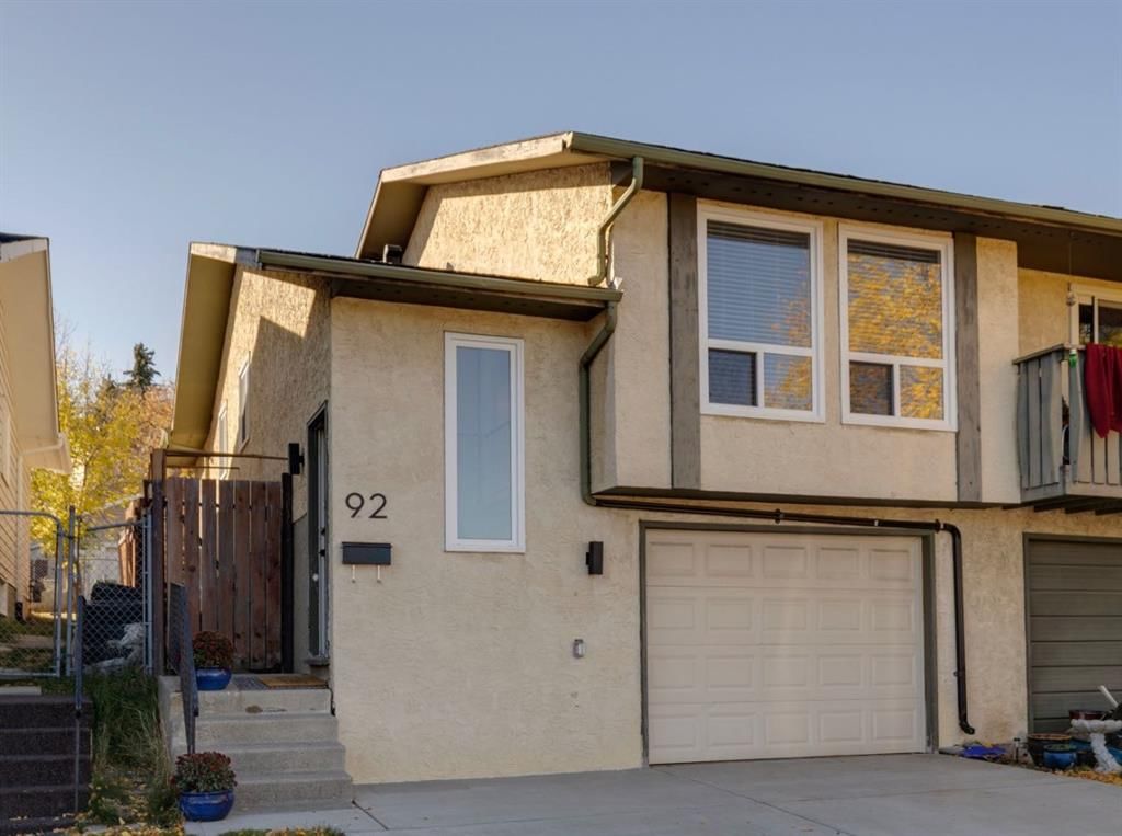 92 Bearberry Crescent NW, Calgary — photo 2 of 22