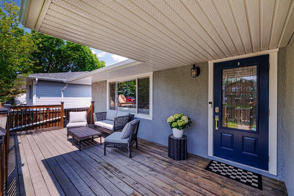 30 Coleridge Road NW, Calgary — photo 4 of 38