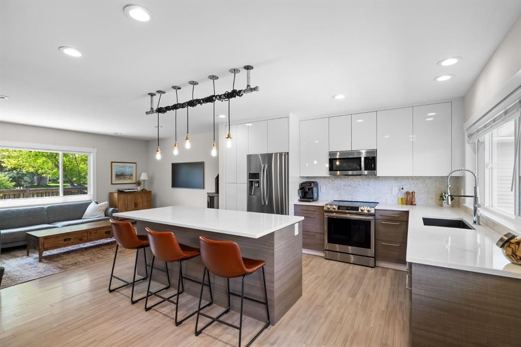 30 Coleridge Road NW, Calgary — photo 5 of 38