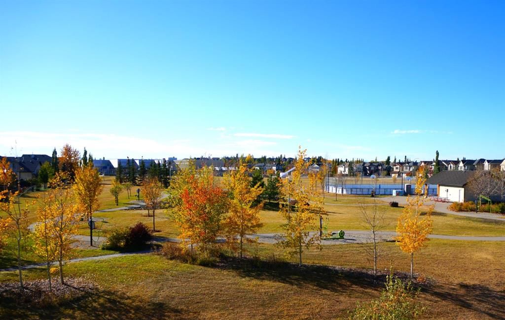 44 Royal Oak Lane NW, Calgary — photo 4 of 38
