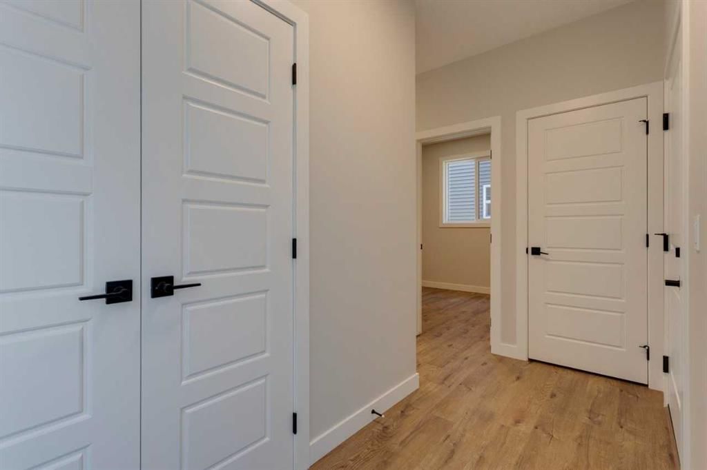 11 Lewiston View NE, Calgary — photo 5 of 38
