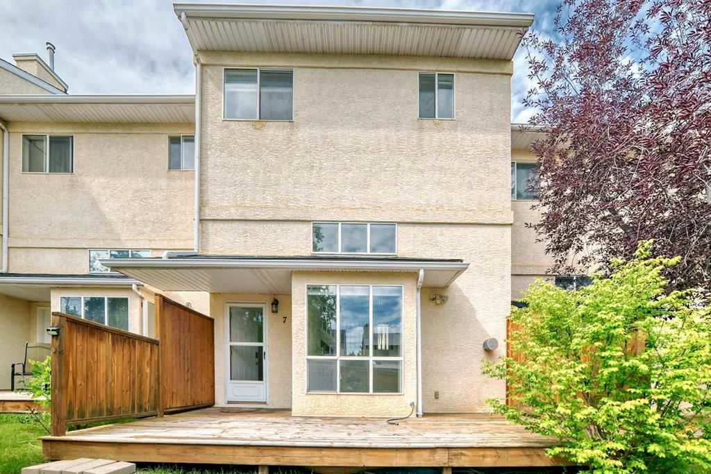 7 Millrose Place SW, Calgary — main listing photo