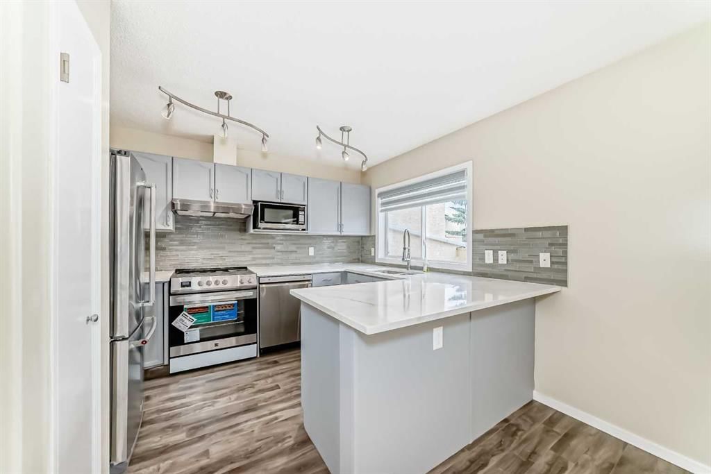 7 Millrose Place SW, Calgary — photo 5 of 47