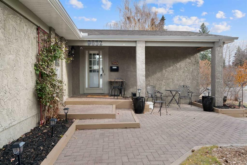 9632 Oakcliffe Drive SW, Calgary — photo 2 of 50